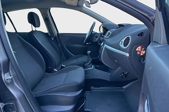Renault Clio 18 of 30