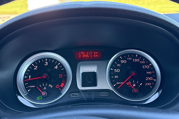 Renault Clio 28 of 30