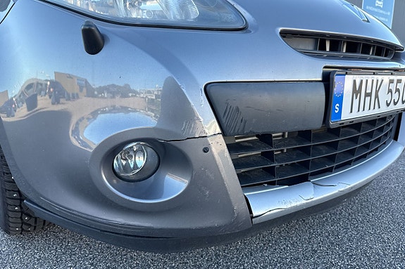 Renault Clio 23 of 30