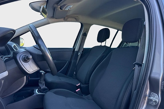 Renault Clio 10 of 30
