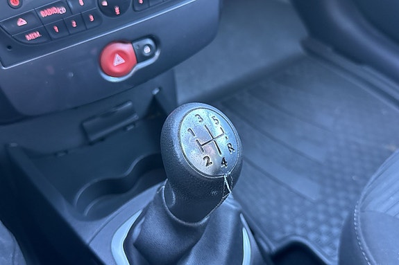 Renault Clio 21 of 30