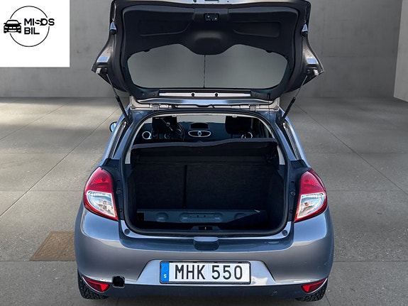 Renault Clio 8 of 30
