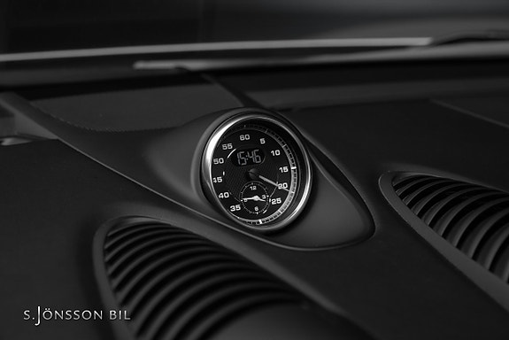Porsche 718 Spyder 21 of 28