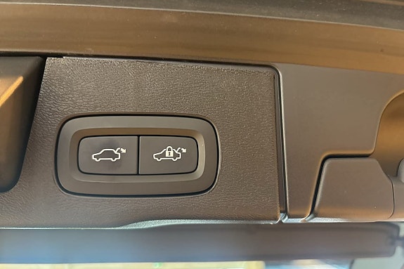 Volvo XC60 12 of 26