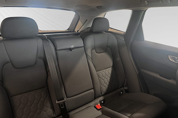 Volvo XC60 11 of 26