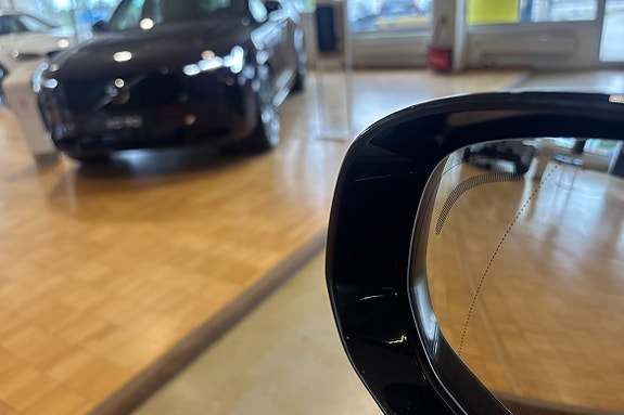 Volvo XC60 17 of 26