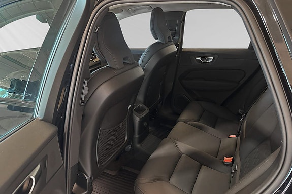 Volvo XC60 8 of 26