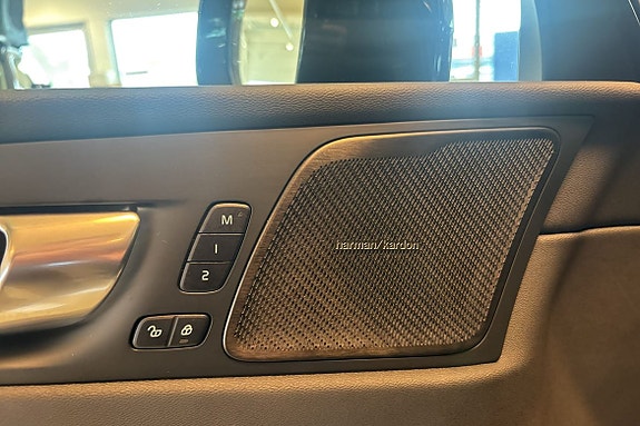 Volvo XC60 18 of 26