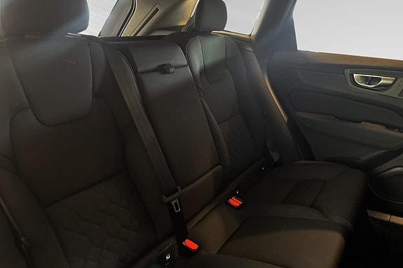 Volvo XC60 11 of 17