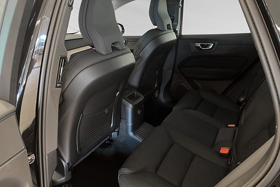 Volvo XC60 8 of 17