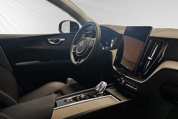 Volvo XC60 10 of 17