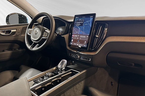 Volvo XC60 10 of 30