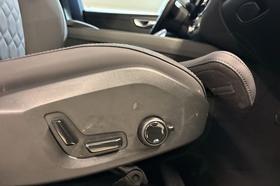 Volvo XC60 30 of 30
