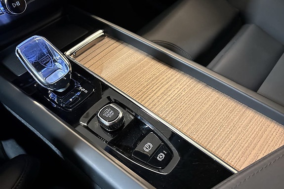 Volvo XC60 17 of 30