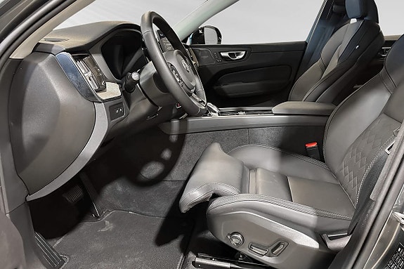 Volvo XC60 7 of 30