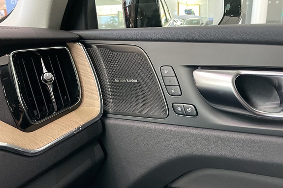 Volvo XC60 5 of 5