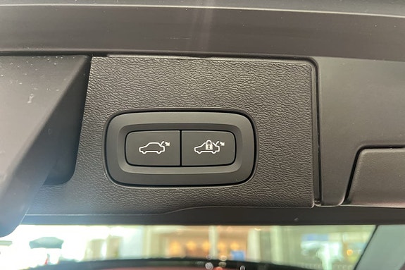 Volvo XC60 12 of 18