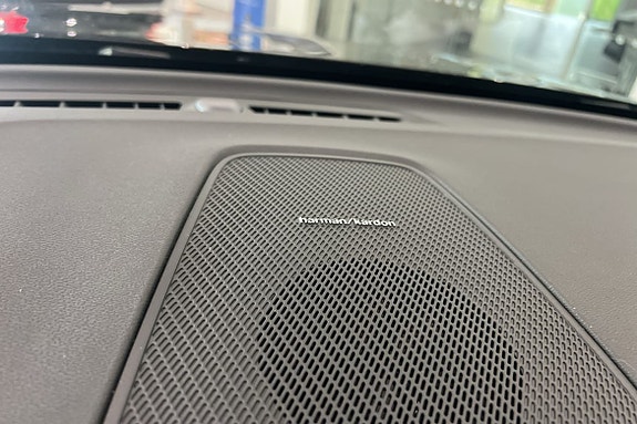 Volvo XC60 17 of 18