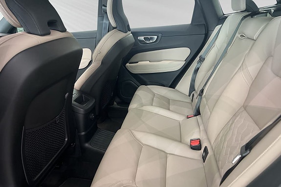 Volvo XC60 8 of 18