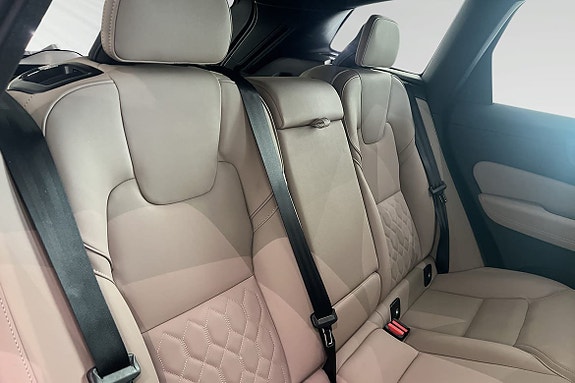 Volvo XC60 11 of 18