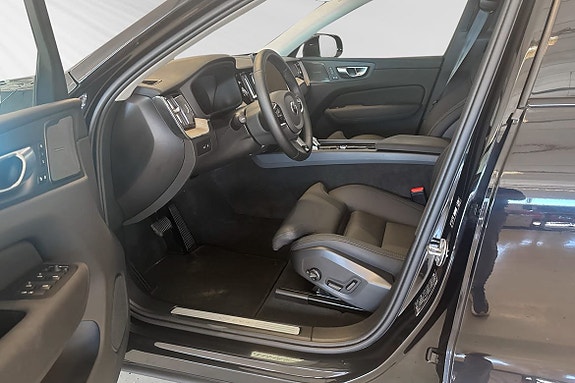 Volvo XC60 14 of 30