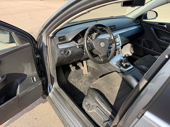 Volkswagen Passat 8 of 11