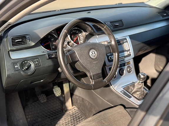 Volkswagen Passat 6 of 11