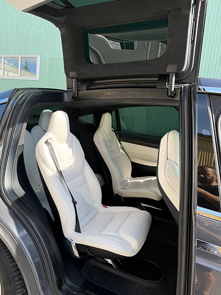 Tesla Model X 10 of 12