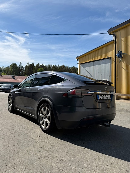 Tesla Model X 3 of 12