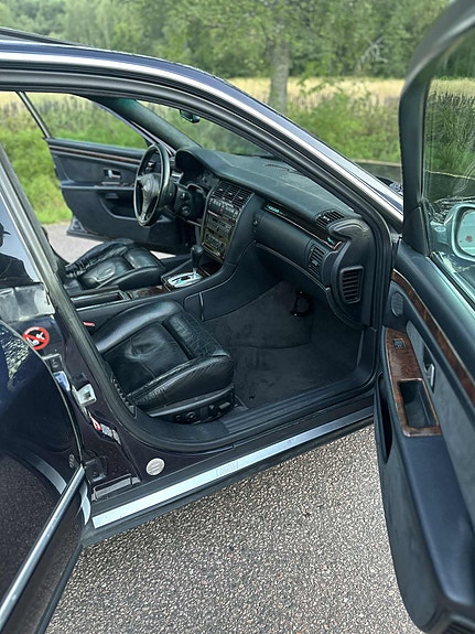 Audi S8 7 of 12