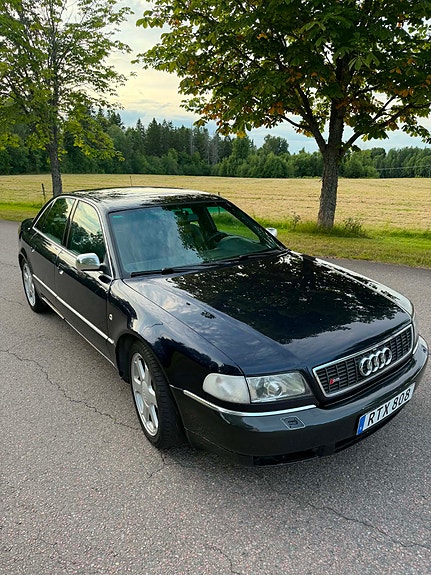 Audi S8 10 of 12
