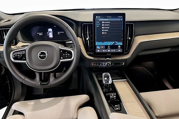 Volvo XC60 4 of 5