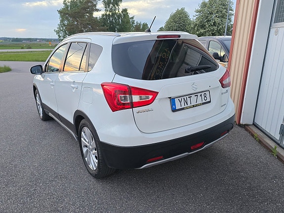 Suzuki S-Cross 4 of 5