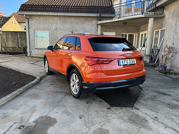 Audi Q3 2 of 5
