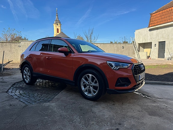 Audi Q3 3 of 5