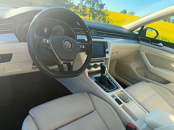 Volkswagen Passat 3 of 5