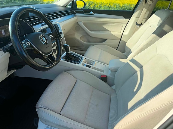 Volkswagen Passat 4 of 5