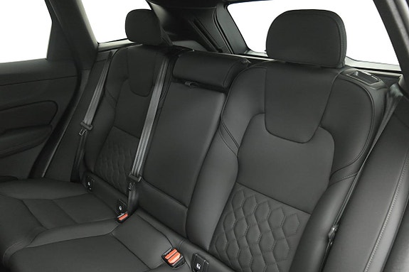 Volvo XC60 12 of 18