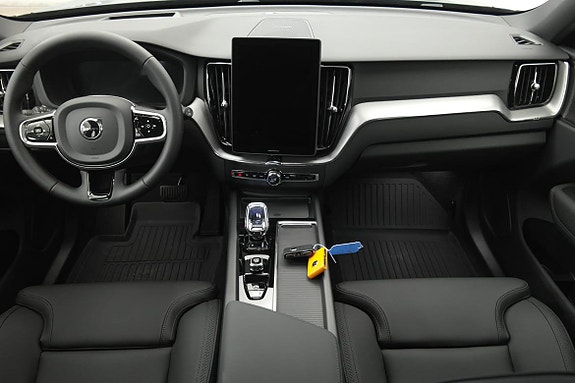 Volvo XC60 13 of 18