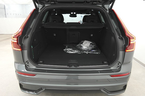Volvo XC60 15 of 18