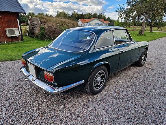 Alfa Romeo Giulia 1600 6 of 23