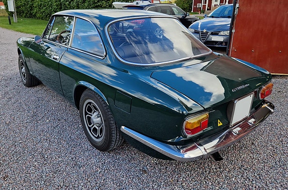 Alfa Romeo Giulia 1600 5 of 23