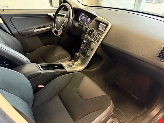 Volvo XC60 14 of 15