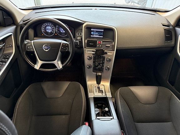 Volvo XC60 9 of 15