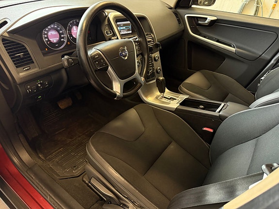 Volvo XC60 11 of 15
