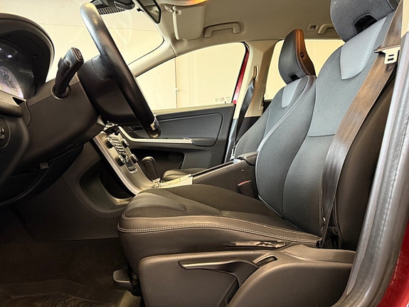 Volvo XC60 12 of 15