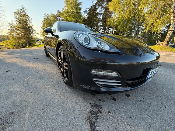 Porsche Panamera 4 12 of 15