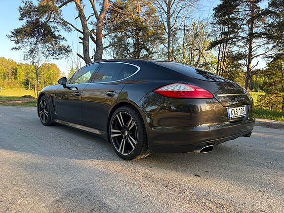 Porsche Panamera 4 7 of 15