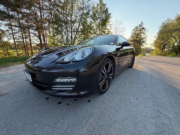Porsche Panamera 4 11 of 15