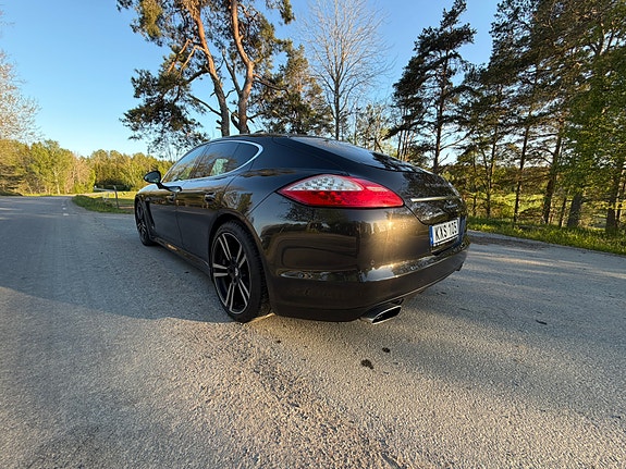 Porsche Panamera 4 10 of 15